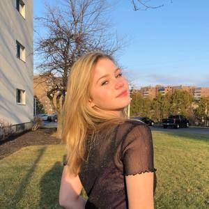 Meet your Posher, Julia